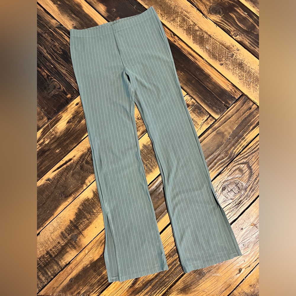 Girls Forever 21 Green Pinstripe Flare Pants size 13/14